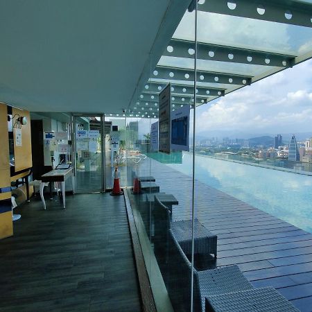 Starsbed Klcc Skyview Roof Pool Hostel Куала Лумпур Екстериор снимка