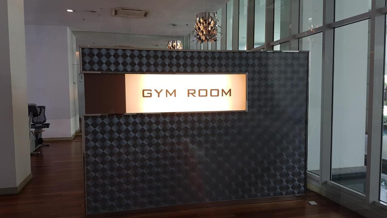 Starsbed Klcc Skyview Roof Pool Hostel Куала Лумпур Екстериор снимка