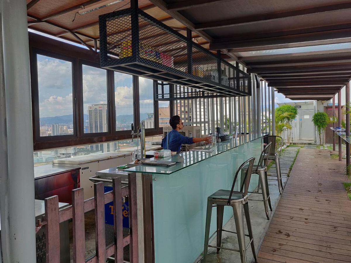 Starsbed Klcc Skyview Roof Pool Hostel Куала Лумпур Екстериор снимка